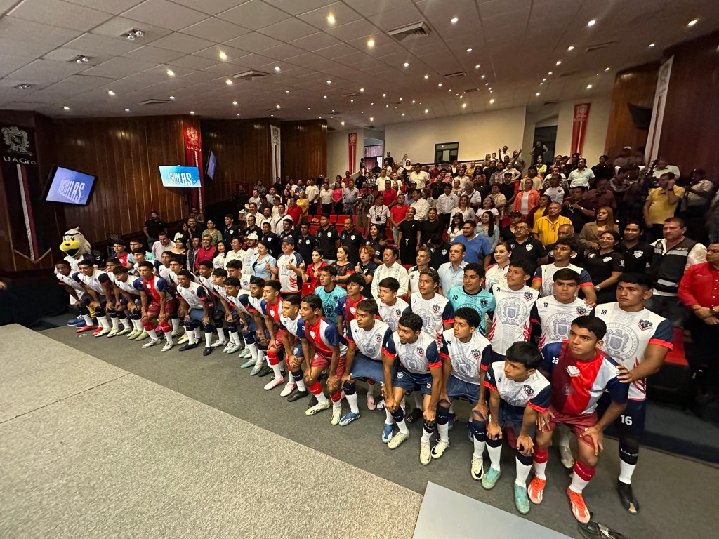 Con la meta de trascender en la tercera división, se presentó el equipo «Las Águilas UAGro»