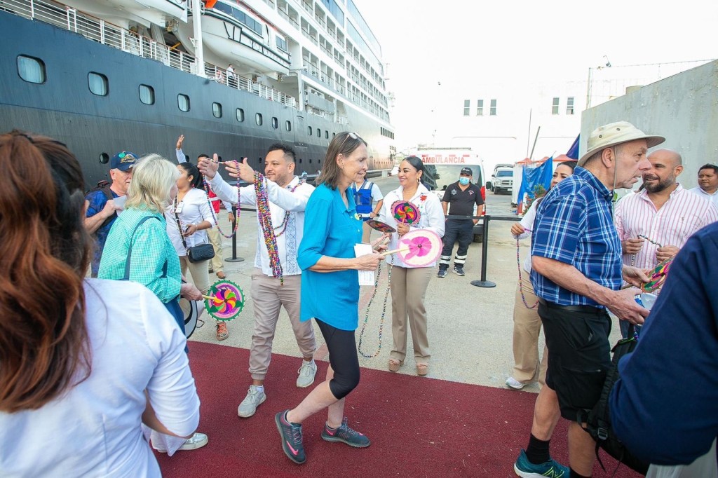 Llega al puerto de Acapulco el último crucero del 2024