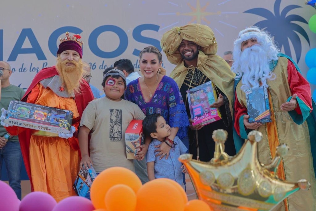 Evelyn Salgado celebra el Día de Reyes con niñas y niños de&nbsp;Chilpancingo