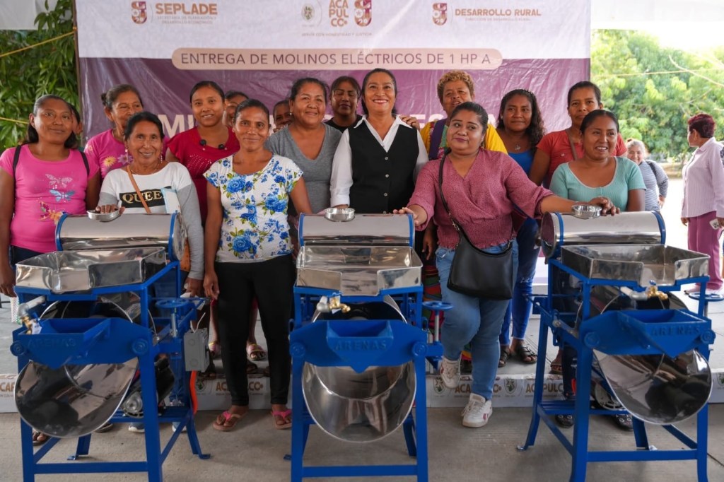 Respalda Abelina López la economía de mujeres rurales con 500 molinos&nbsp;eléctricos