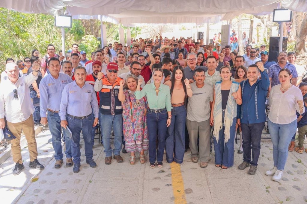 Inaugura Evelyn Salgado el camino artesanal Santa María-Zintapala en Tecpan de&nbsp;Galeana