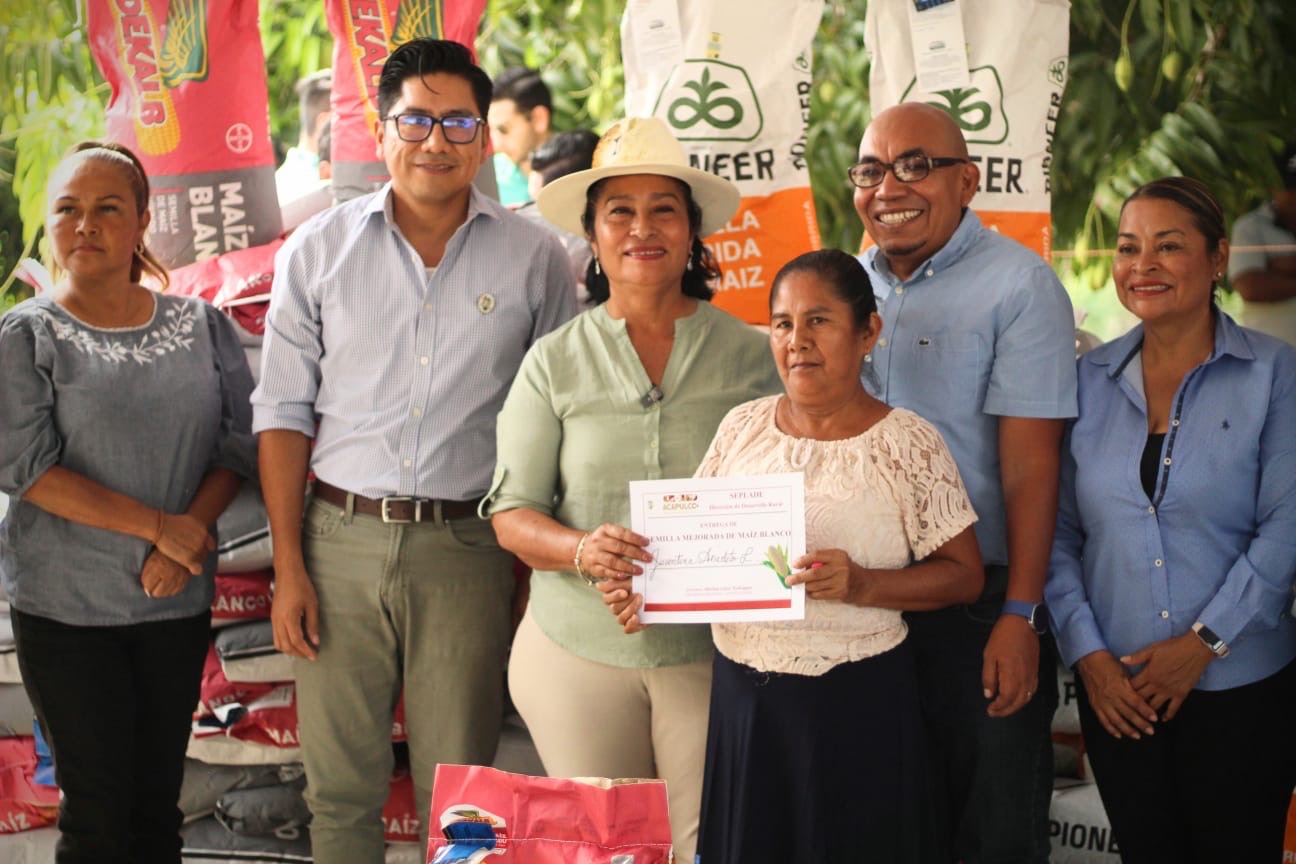 Beneficia Abelina López Rodríguez a 8 mil campesinos con semilla mejorada de maíz