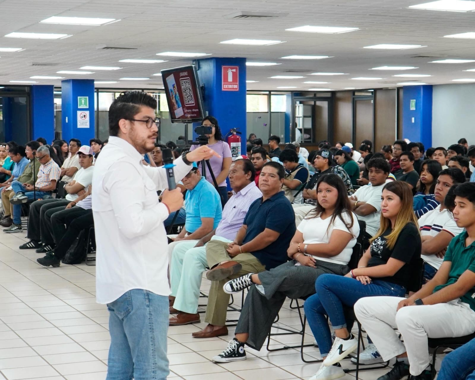 Me motiva ver a una juventud informada, crítica y con muchas ganas de participar para mejorar Acapulco y nuestro país: Irugami Perea