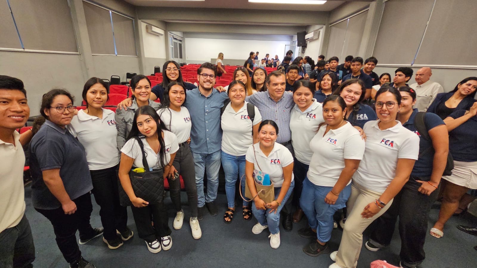 Jóvenes viven un momento histórico que deben aprovechar: Irugami Perea