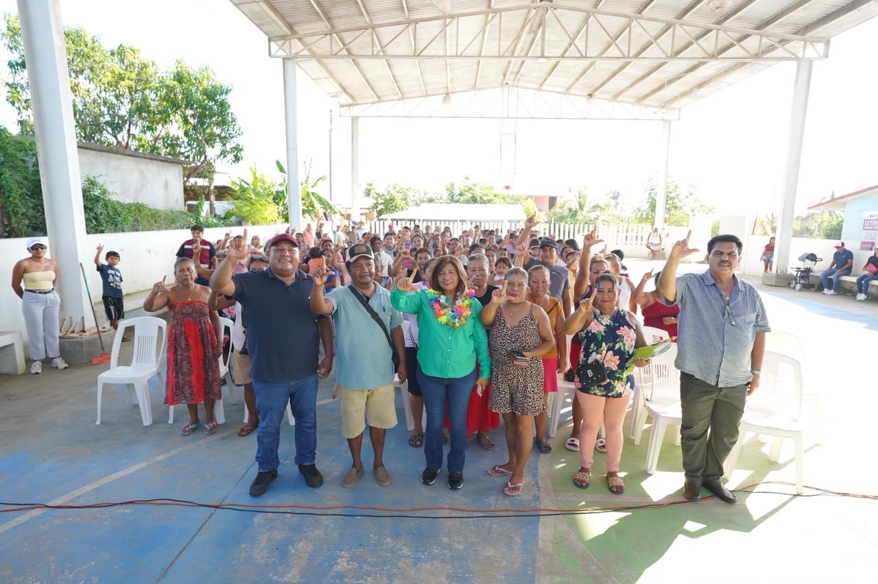 Leticia Lozano se reúne con vecinos de Laguna del Quemado y plantea un plan de desarrollo municipal