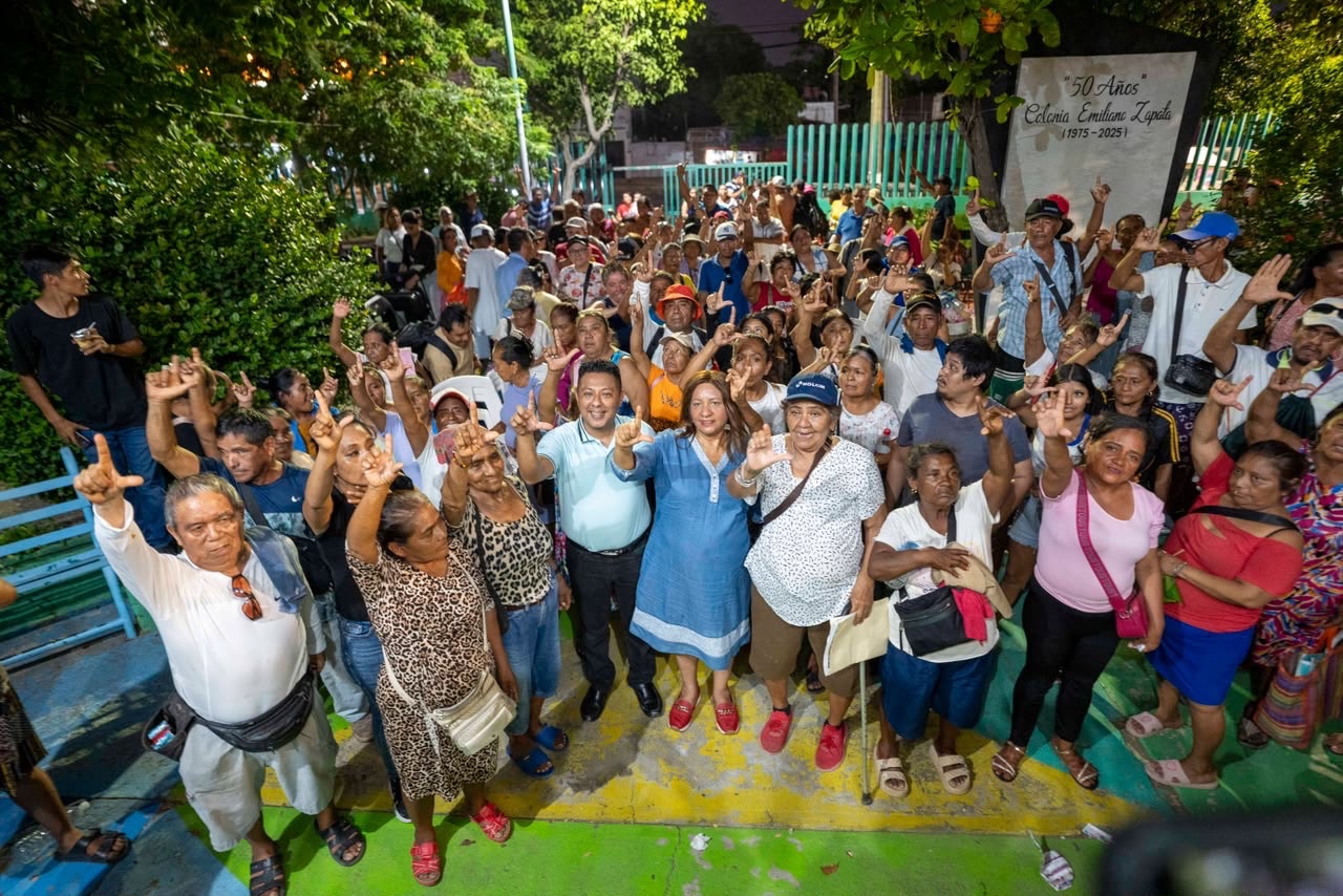 Leticia Lozano escucha a familias de la Emiliano Zapata y plantea construir un plan de desarrollo desde las colonias en Acapulco